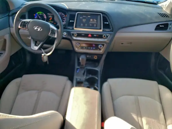 KMHE24L30JA080095 2018 HYUNDAI SONATA - Image 8