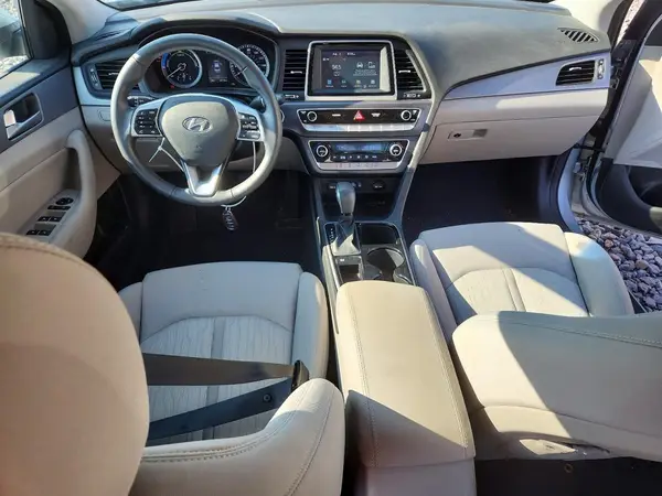 KMHE24L30JA086771 2018 HYUNDAI SONATA - Image 8
