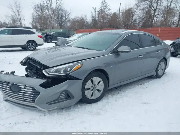 KMHE24L30KA084553 2019 HYUNDAI SONATA - Image 2
