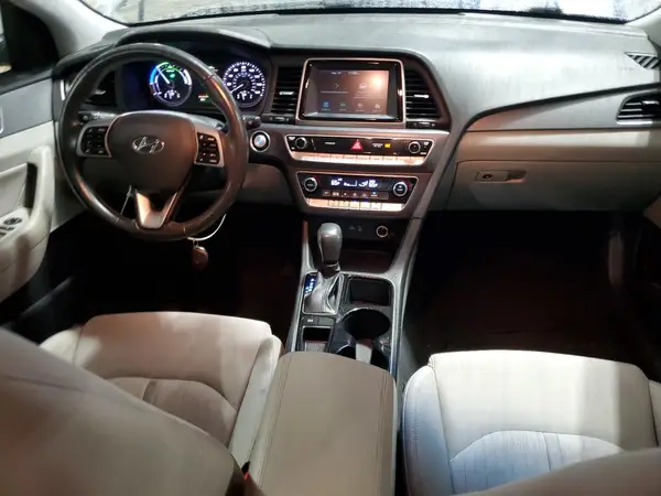 KMHE24L30KA084715 2019 HYUNDAI SONATA - Image 8