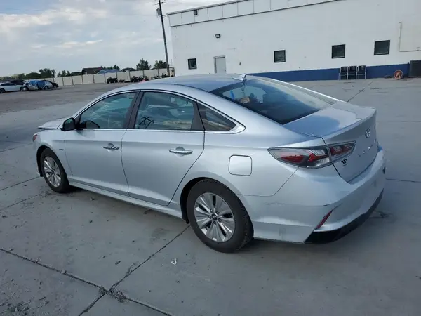 KMHE24L30KA088196 2019 HYUNDAI SONATA - Image 2