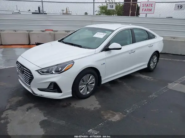 KMHE24L30KA090451 2019 HYUNDAI SONATA - Image 2