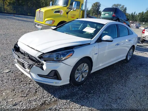 KMHE24L30KA091826 2019 HYUNDAI SONATA - Image 2