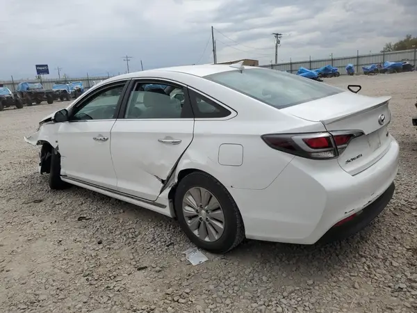 KMHE24L31HA061419 2017 HYUNDAI SONATA - Image 2