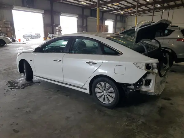 KMHE24L31HA062537 2017 HYUNDAI SONATA - Image 2