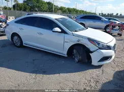 KMHE24L31HA062540 2017 HYUNDAI SONATA