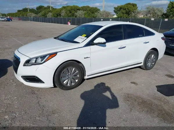 KMHE24L31HA062540 2017 HYUNDAI SONATA - Image 2