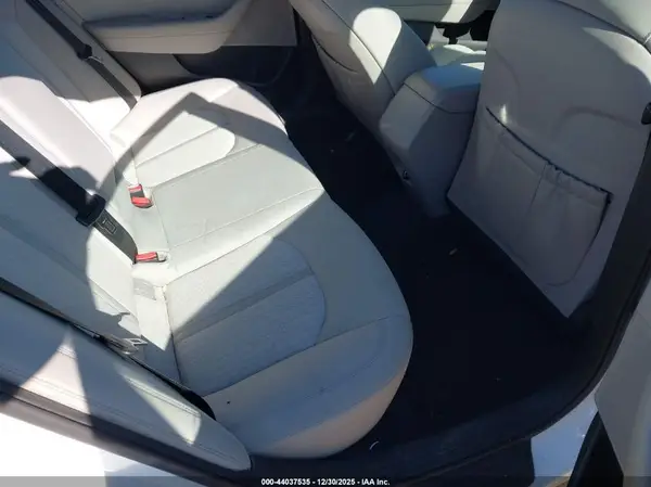 KMHE24L31HA065163 2017 HYUNDAI SONATA - Image 8