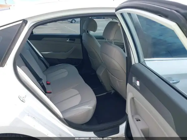 KMHE24L31HA066393 2017 HYUNDAI SONATA - Image 8