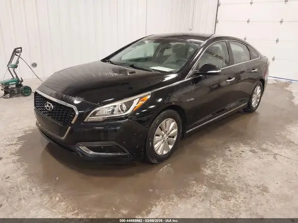KMHE24L31HA066541 2017 HYUNDAI SONATA - Image 2