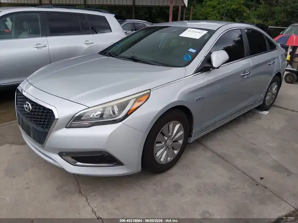 KMHE24L31HA075658 2017 HYUNDAI SONATA - Image 2