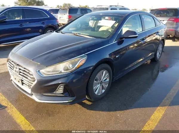 KMHE24L31JA082311 2018 HYUNDAI SONATA - Image 2