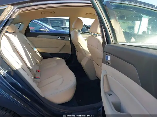 KMHE24L31JA082311 2018 HYUNDAI SONATA - Image 8