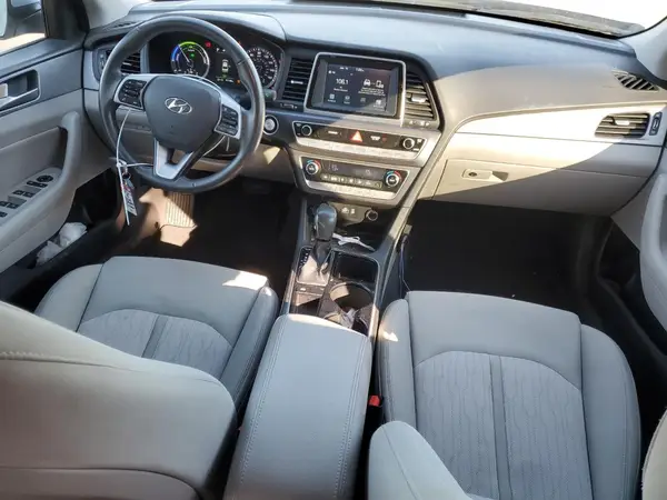 KMHE24L31JA082504 2018 HYUNDAI SONATA - Image 8