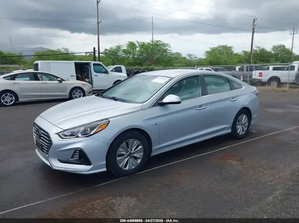 KMHE24L31JA084141 2018 HYUNDAI SONATA - Image 2