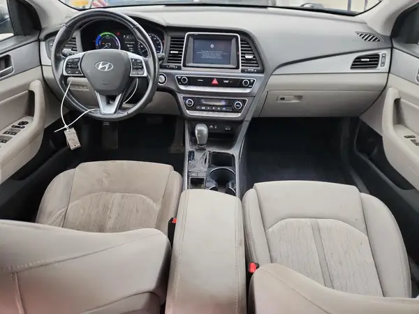 KMHE24L31JA086746 2018 HYUNDAI SONATA - Image 8