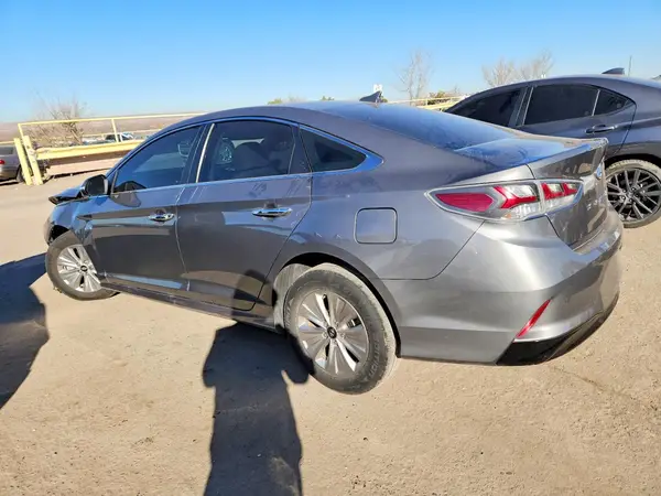 KMHE24L31KA084562 2019 HYUNDAI SONATA - Image 2