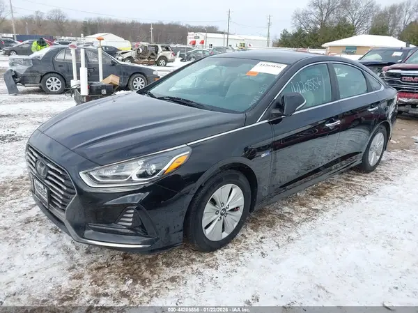 KMHE24L31KA088207 2019 HYUNDAI SONATA - Image 2