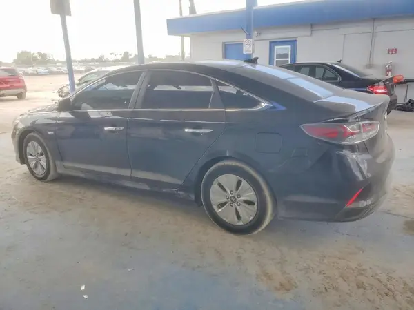 KMHE24L31KA088272 2019 HYUNDAI SONATA - Image 2