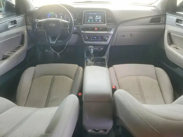 KMHE24L31KA088272 2019 HYUNDAI SONATA - Image 8