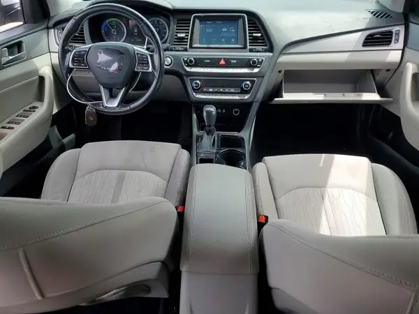 KMHE24L31KA088790 2019 HYUNDAI SONATA - Image 8