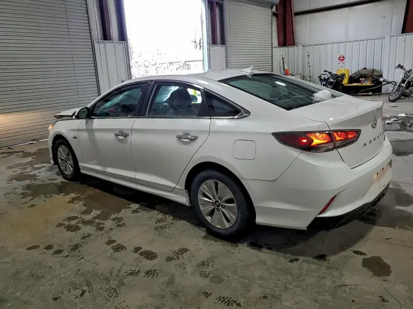 KMHE24L31KA089437 2019 HYUNDAI SONATA - Image 2
