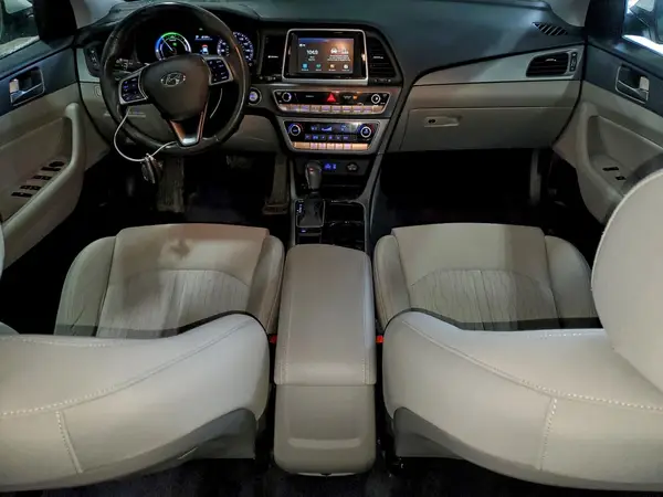 KMHE24L31KA089437 2019 HYUNDAI SONATA - Image 8