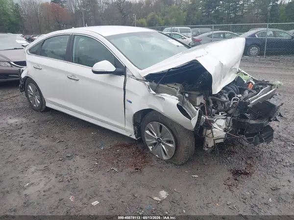 KMHE24L31KA093553 2019 HYUNDAI SONATA - Image 1