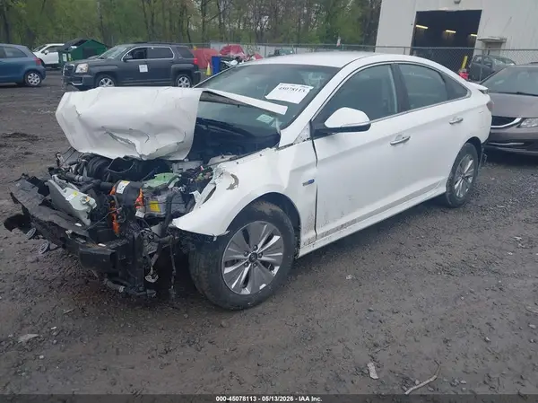 KMHE24L31KA093553 2019 HYUNDAI SONATA - Image 2