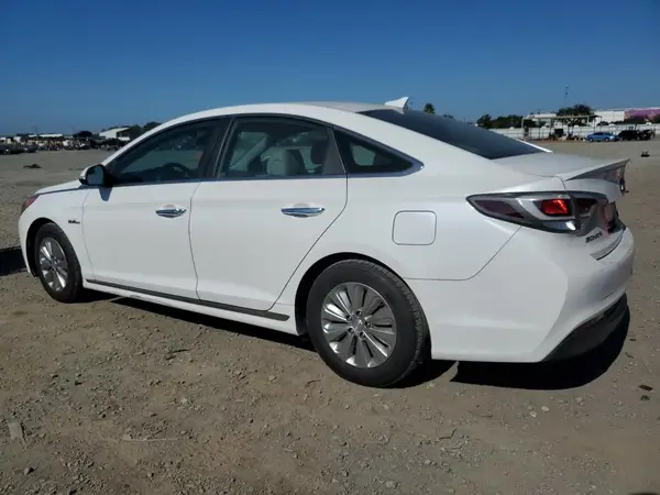KMHE24L32HA063261 2017 HYUNDAI SONATA - Image 2