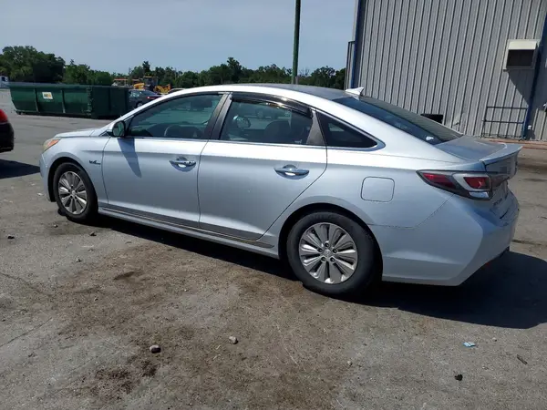 KMHE24L32HA063390 2017 HYUNDAI SONATA - Image 2
