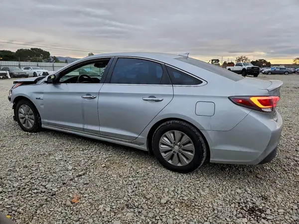 KMHE24L32HA064152 2017 HYUNDAI SONATA - Image 2