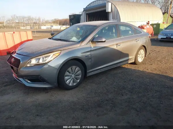 KMHE24L32HA064264 2017 HYUNDAI SONATA - Image 2