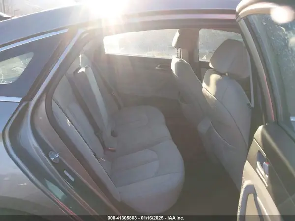 KMHE24L32HA064264 2017 HYUNDAI SONATA - Image 8
