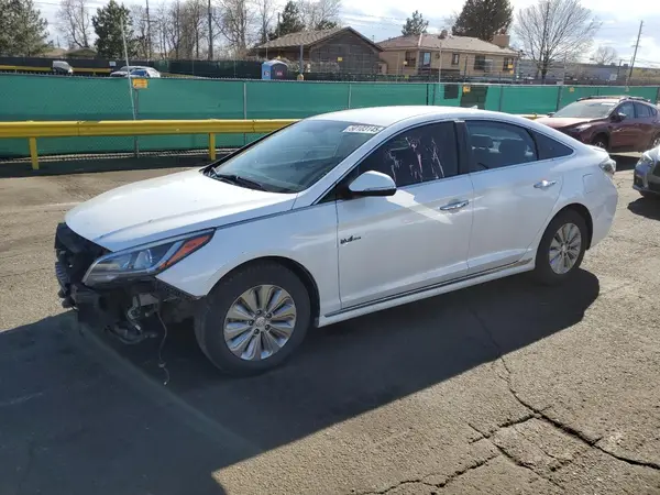 KMHE24L32HA067102 2017 HYUNDAI SONATA - Image 1