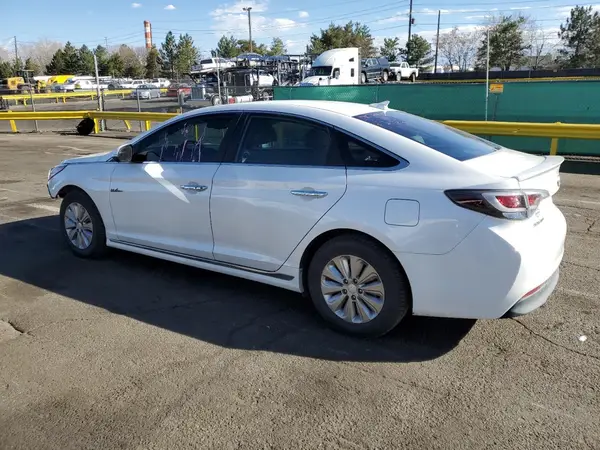 KMHE24L32HA067102 2017 HYUNDAI SONATA - Image 2