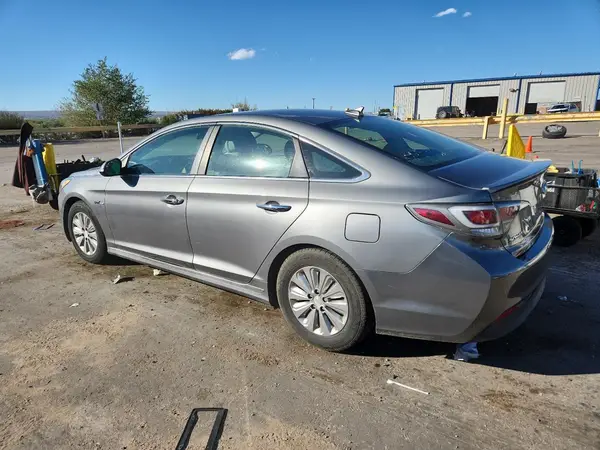 KMHE24L32HA071067 2017 HYUNDAI SONATA - Image 2