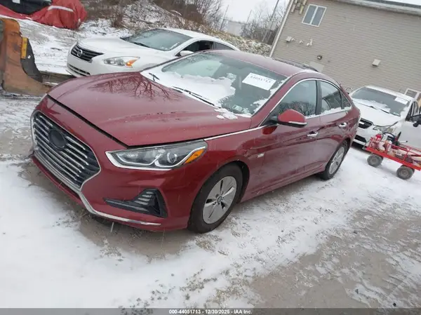KMHE24L32JA079515 2018 HYUNDAI SONATA - Image 2