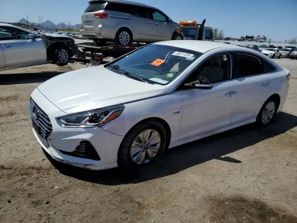 KMHE24L32JA079577 2018 HYUNDAI SONATA - Image 1