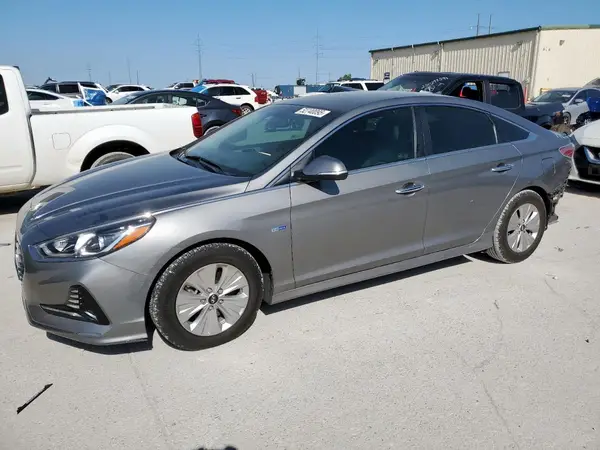KMHE24L32JA079692 2018 HYUNDAI SONATA - Image 1