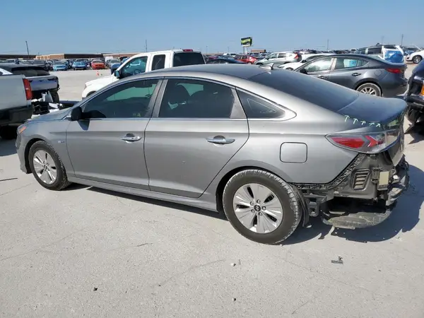 KMHE24L32JA079692 2018 HYUNDAI SONATA - Image 2