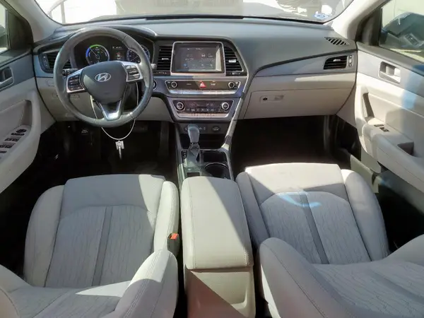 KMHE24L32JA079692 2018 HYUNDAI SONATA - Image 8