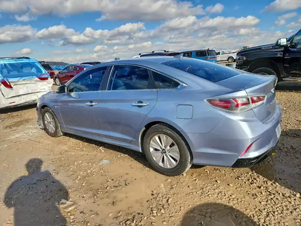 KMHE24L32JA080258 2018 HYUNDAI SONATA - Image 2