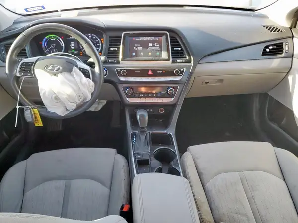 KMHE24L32JA082530 2018 HYUNDAI SONATA - Image 8