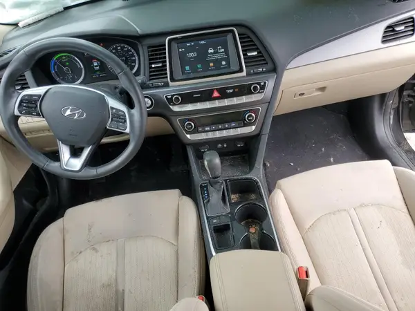 KMHE24L32KA088149 2019 HYUNDAI SONATA - Image 8