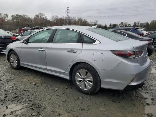 KMHE24L32KA090533 2019 HYUNDAI SONATA - Image 2