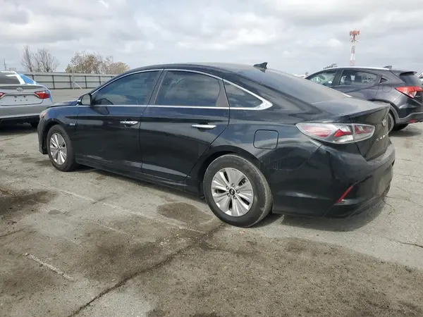 KMHE24L32KA091004 2019 HYUNDAI SONATA - Image 2