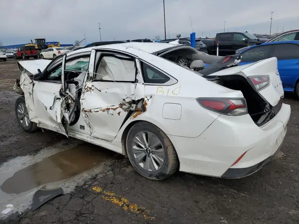 KMHE24L32KA091598 2019 HYUNDAI SONATA - Image 2