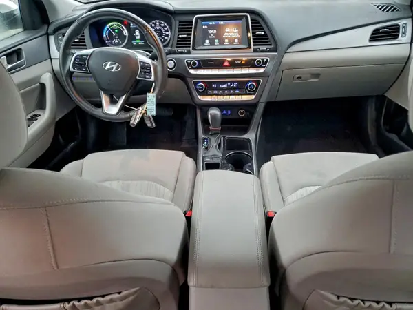 KMHE24L32KA091679 2019 HYUNDAI SONATA - Image 8