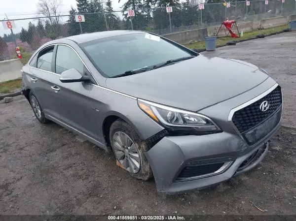 KMHE24L33HA063317 2017 HYUNDAI SONATA - Image 1